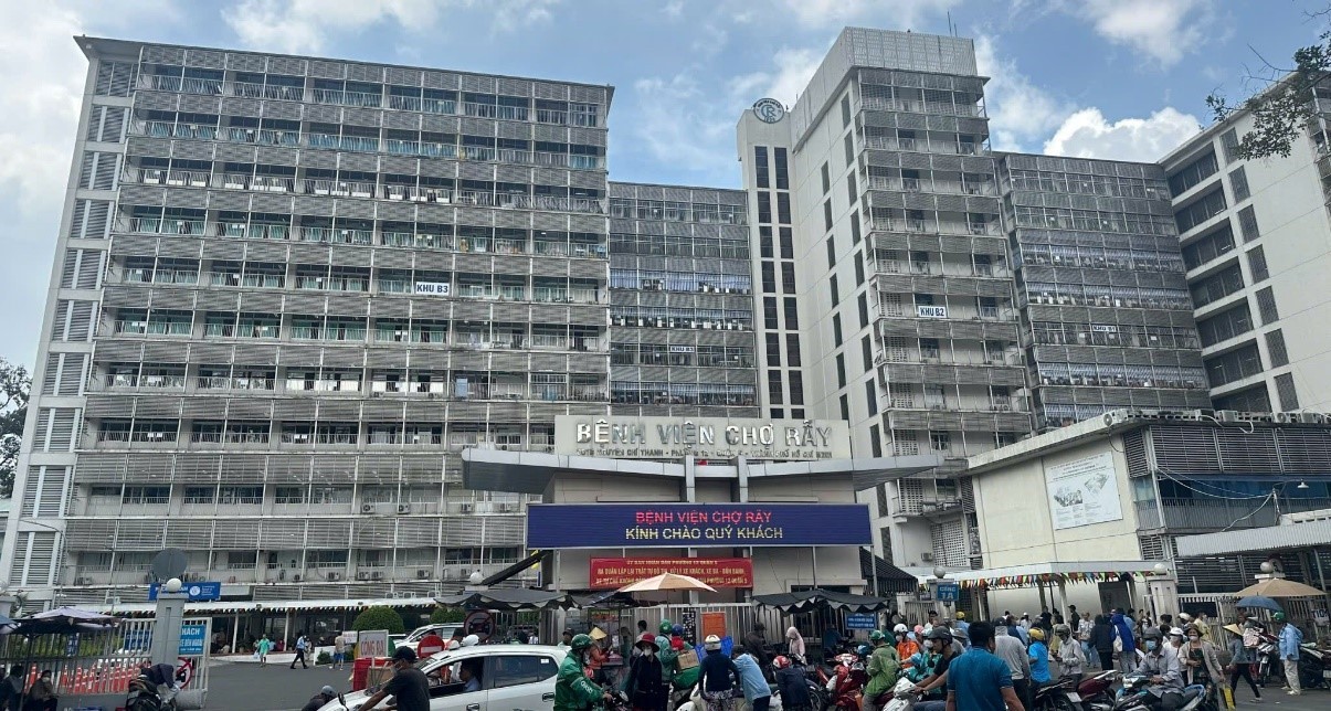 PSV Partners with Cho Ray Hospital to Enhance Healthcare Quality for Patients and Medical Staff