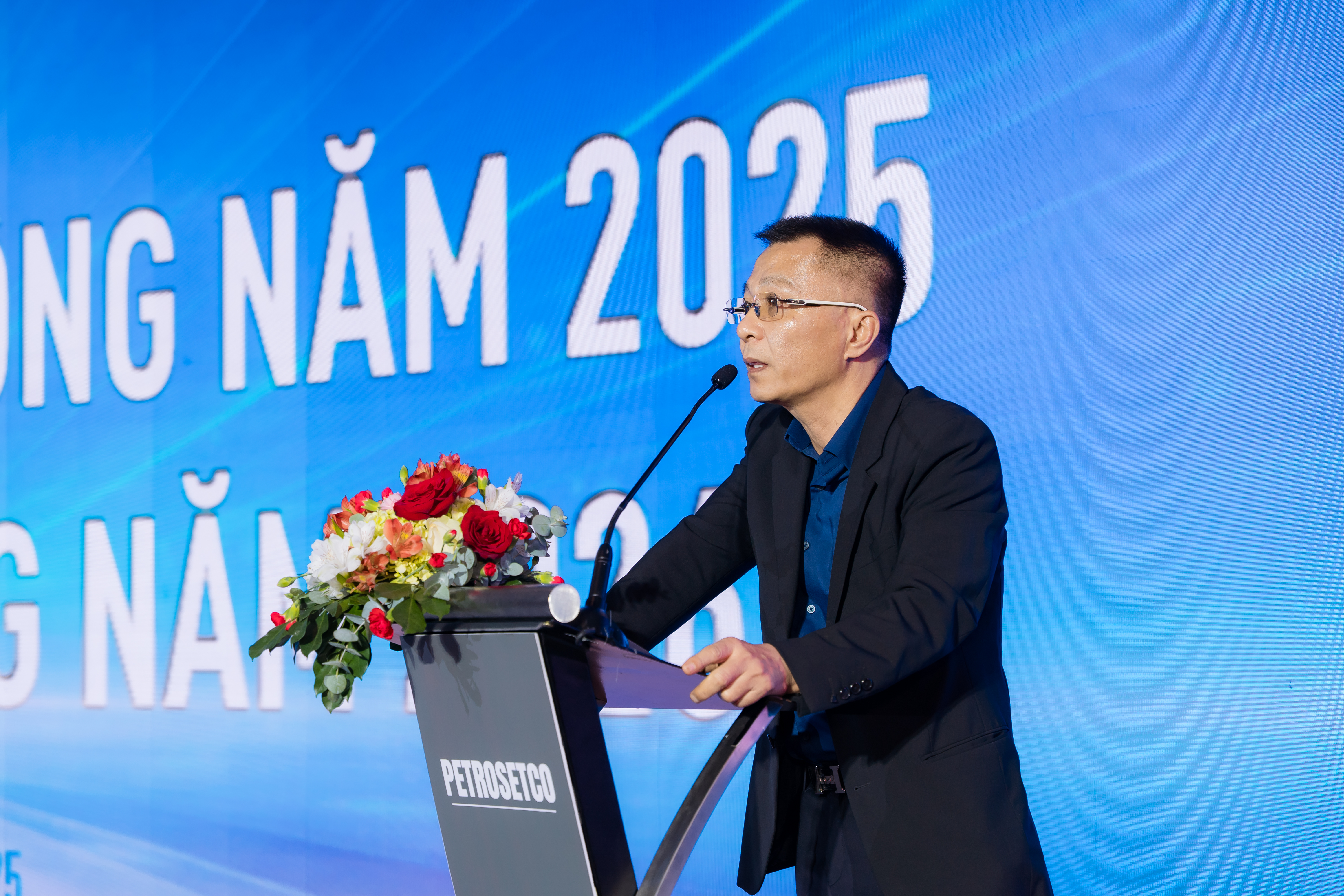 Năm 2026: PETROSETCO kiên định nội lực – kiến tạo tương lai 6 nam 2026 petrosetco kien dinh noi luc kien tao tuong lai 913 5